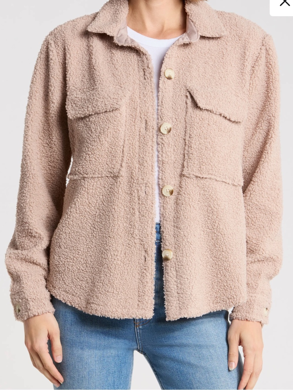 The beachlunchlounge Tory Boxy Crop Faux Shearling Shirt Jacket